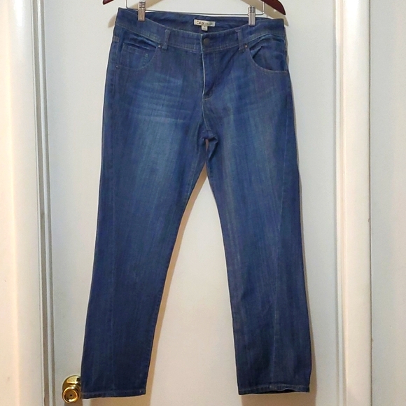 Cabi Jeans Medium Wash Straight Leg Mid Rise Denim Jeans Sz 8 - Picture 1 of 8